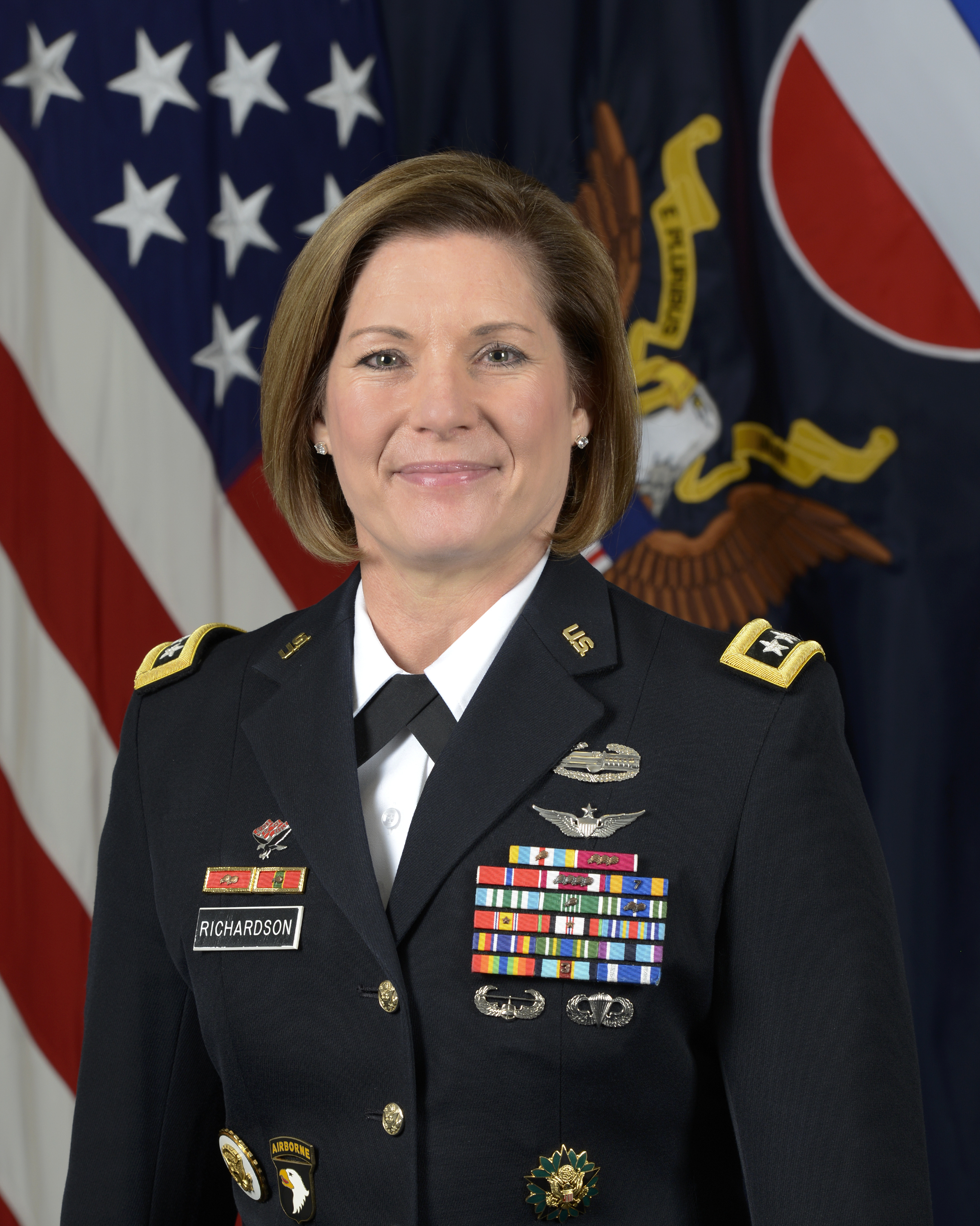 Женщина нато. Генерал Джина гроссо. Женщины военные США.
