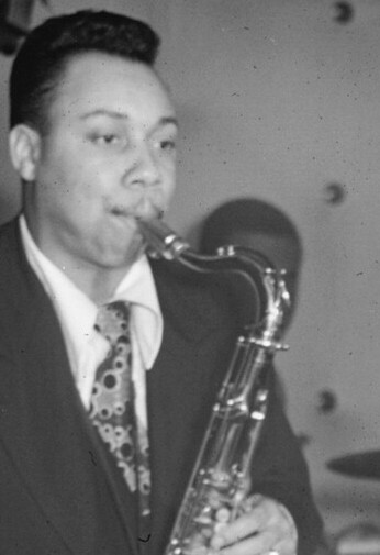 Lucky Thompson at the Three Deuces, New York, 1947<br />
Photo: [[William P. Gottlieb]]