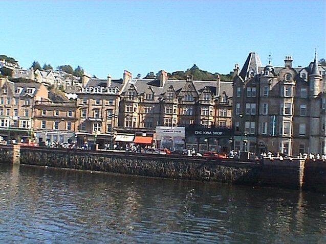 File:Oban waterfront viewed from station - geograph.org.uk - 757010.jpg