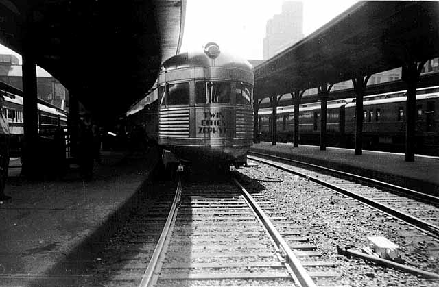 File:Observation car Twin Cities Zephyr at St. Paul 1939.jpg