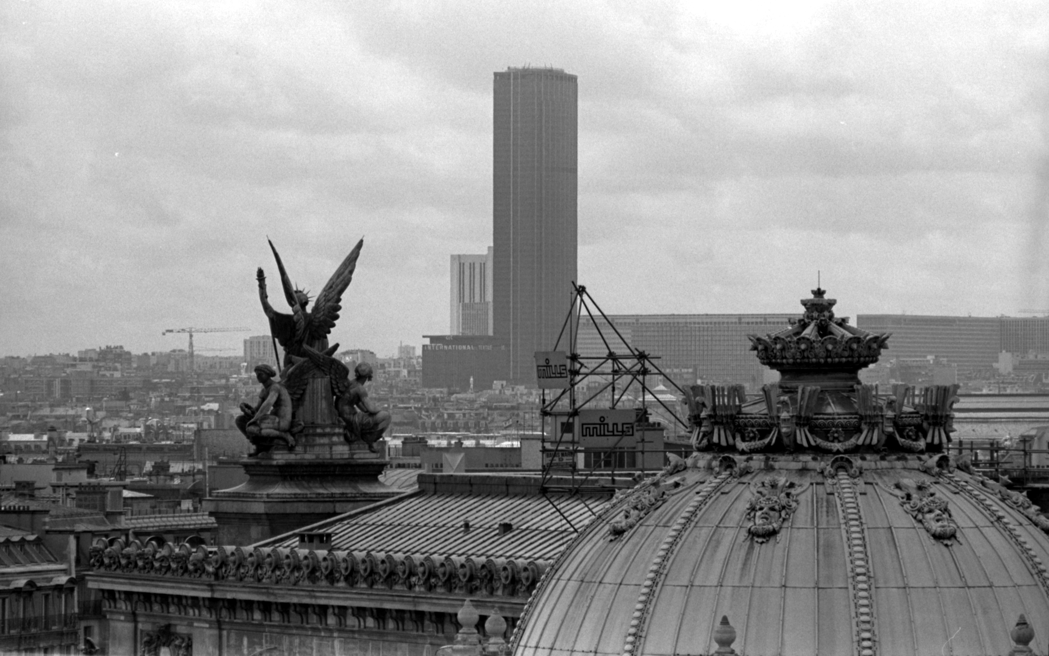 File:Opéra Garnier & Tour Montparnasse in 1978.jpg - Wikimedia Commons