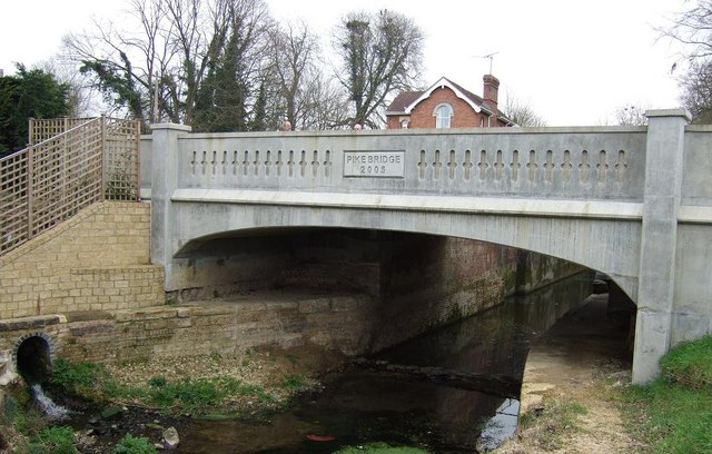 File:Pike Bridge - geograph.org.uk - 377081.jpg