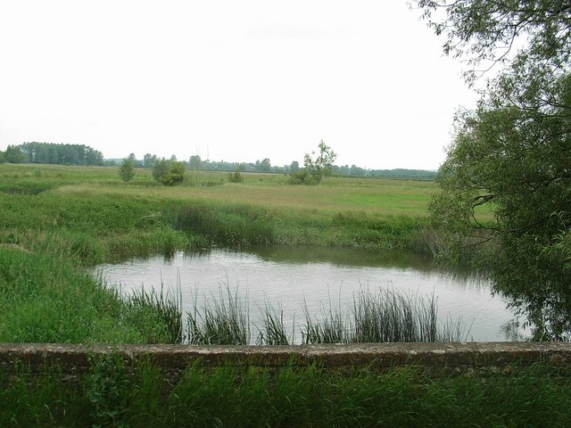 File:Pool beside County Bridge - geograph.org.uk - 464087.jpg