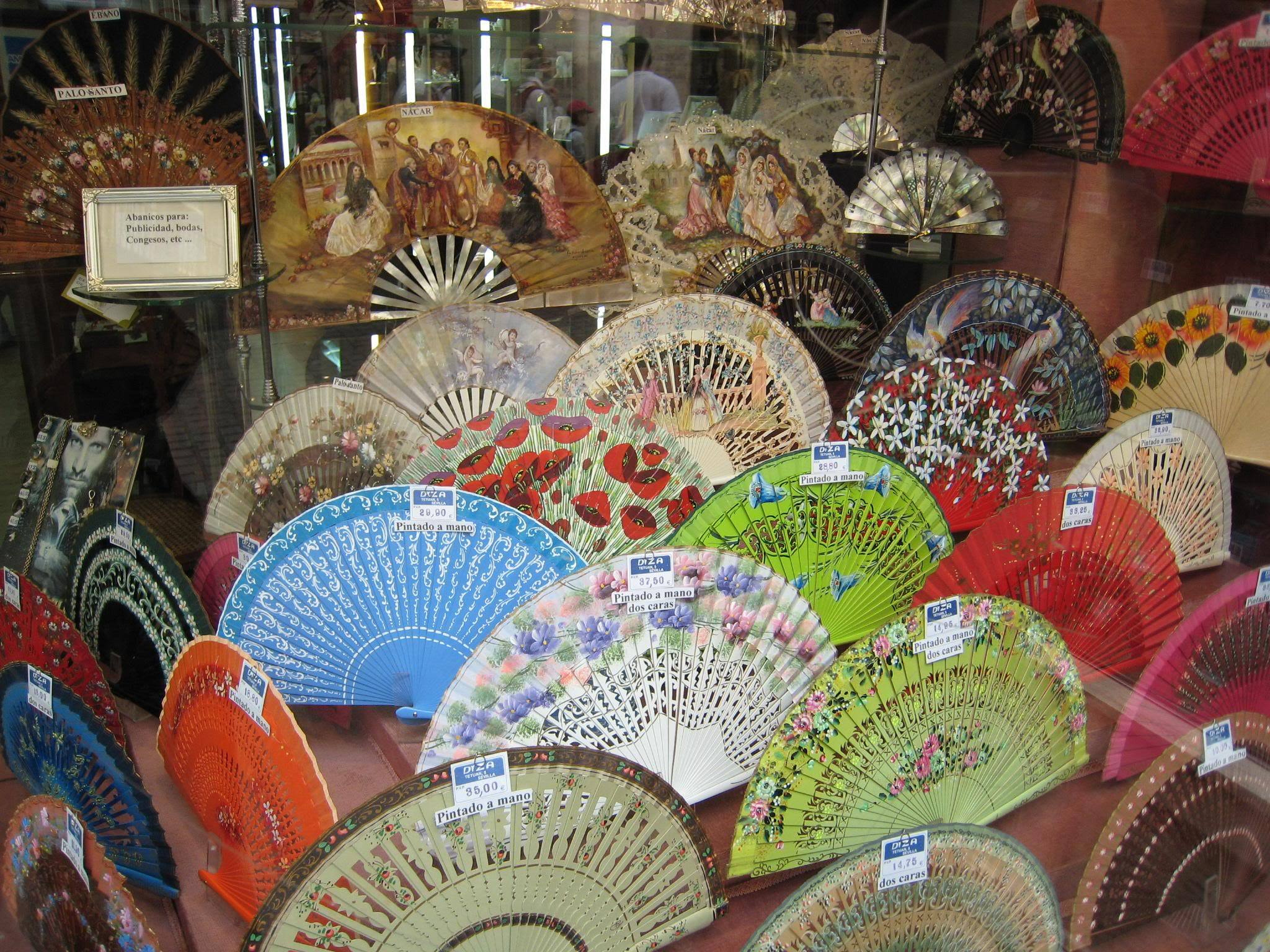 File:Sevilla Souvenirs (25574111).jpeg - Wikimedia Commons