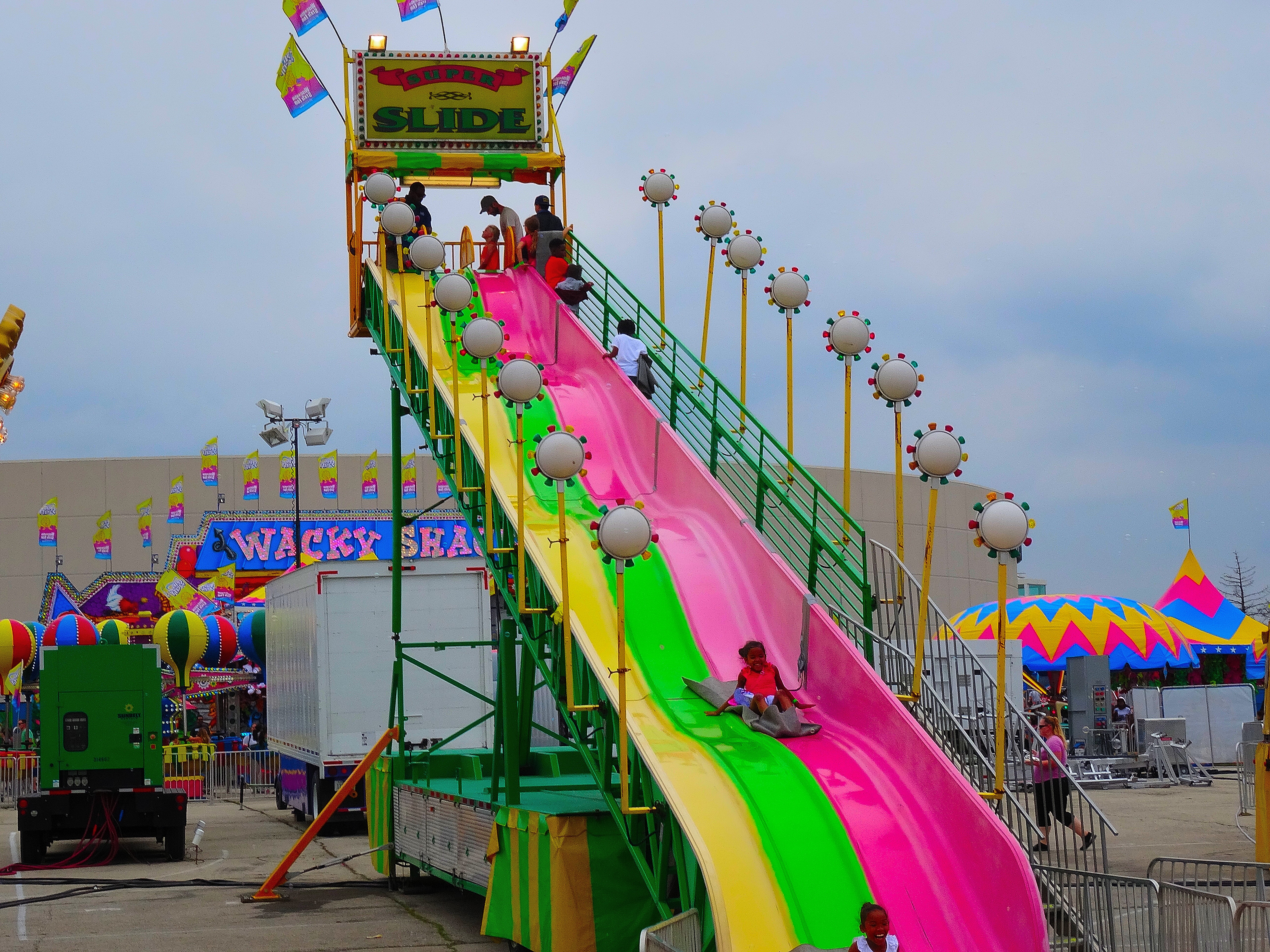 File:Super Slide - panoramio (10).jpg - Wikimedia Commons