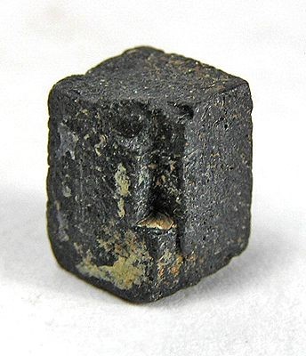 File:Thorianite-137944.jpg