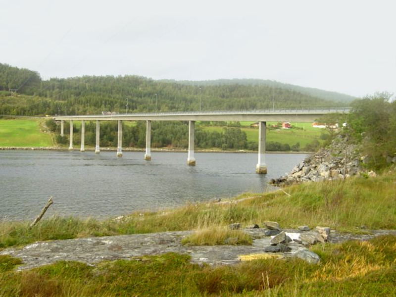 File:Torsetsundbrua-Aure-Norway.JPG