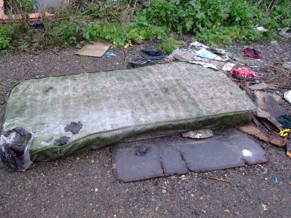 File:Tramp's bedroom - geograph.org.uk - 308117.jpg