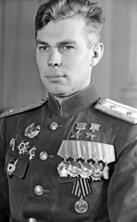 File:Vladimir Aleksenko in 1945.jpg