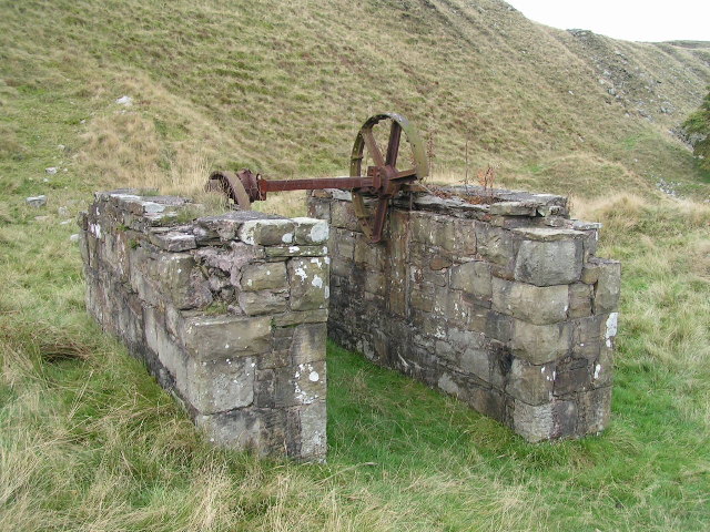 Winding gear, Cracken Edge - geograph.org.uk - 63426