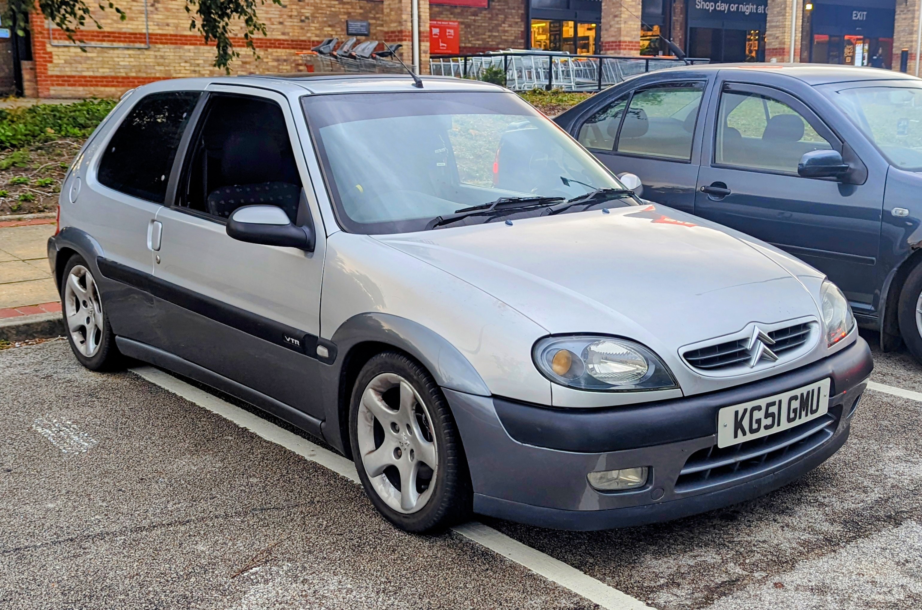 File:2001 Citroen Saxo VTR.jpg - Wikipedia