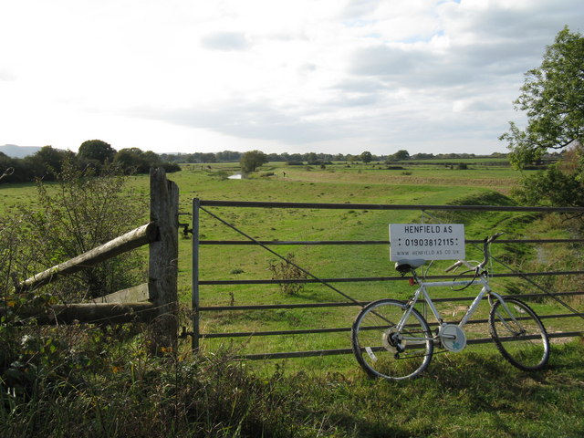 File:Access gate for Henfield Angling Society - geograph.org.uk - 1550615.jpg