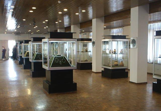 File:Azerbaijan-Museum.JPG