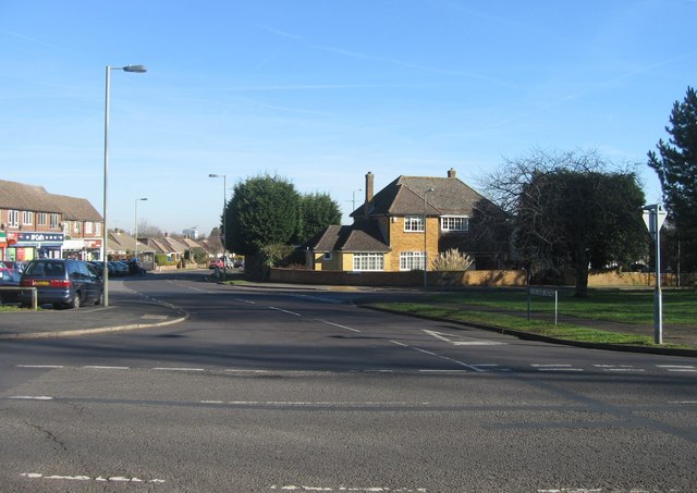 File:Buckland Avenue - looking east - geograph.org.uk - 684936.jpg