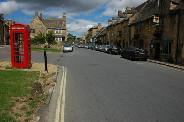 File:Chipping Campden - geograph.org.uk - 894343.jpg