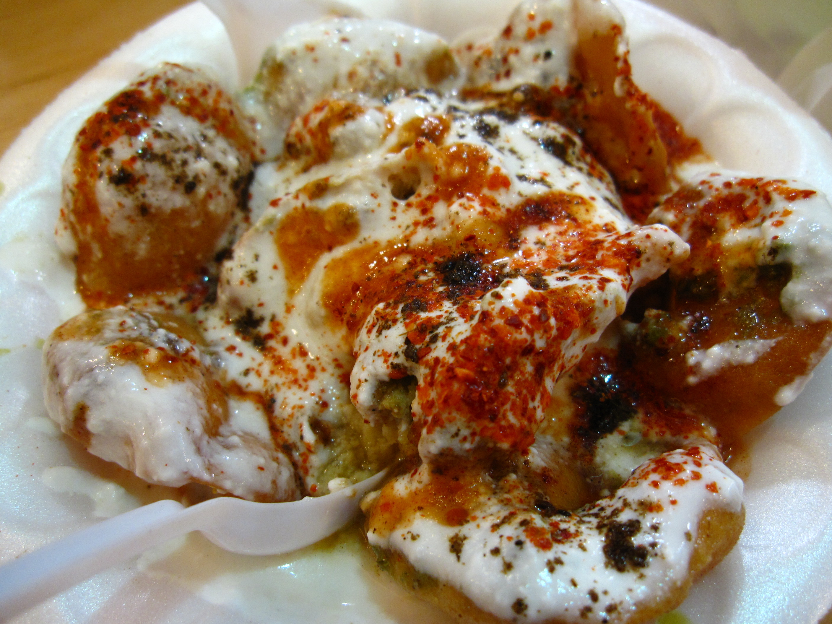 File:Delhi Chaat with saunth chutney.jpg - Wikimedia Commons