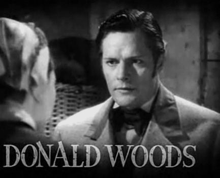 File:Donald Woods in The White Angel trailer.jpg