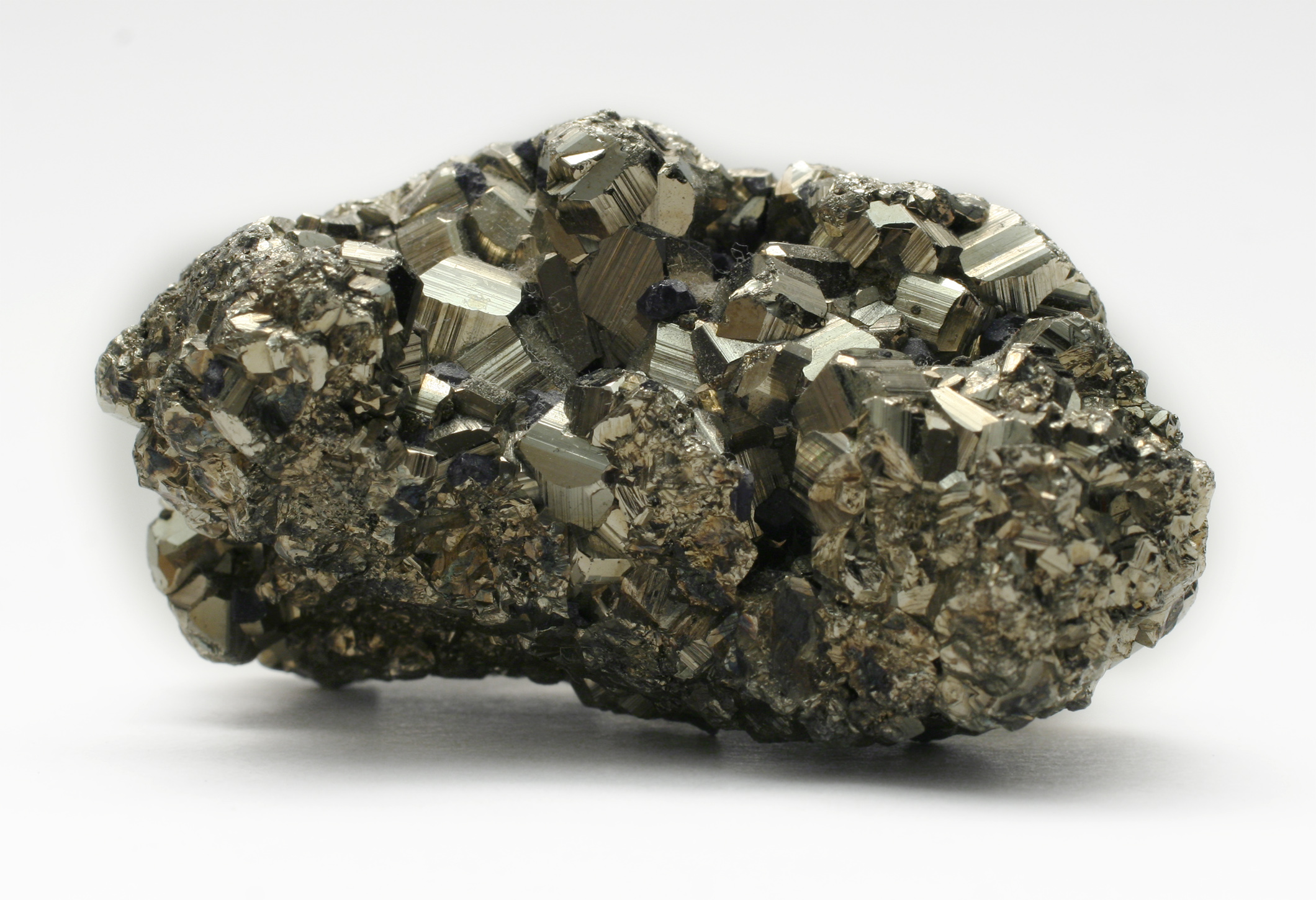 Как называется железная. Iron Pyrite. Железо Ферум. Бериллиевая руда. Железо Сырец.