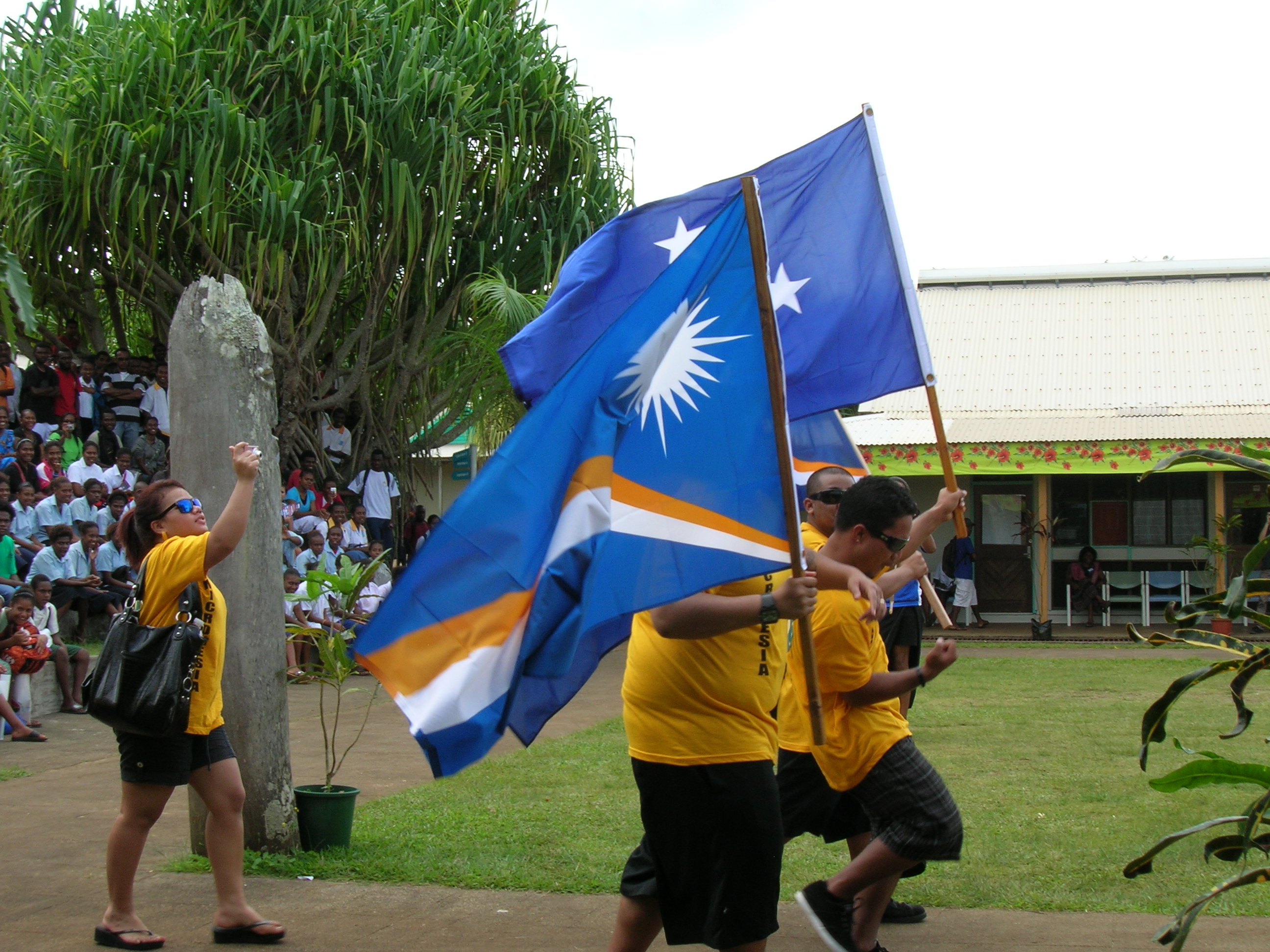 Флаг микронезии. Армия Микронезии. Микронезия футбол. Посольство Микронезии.