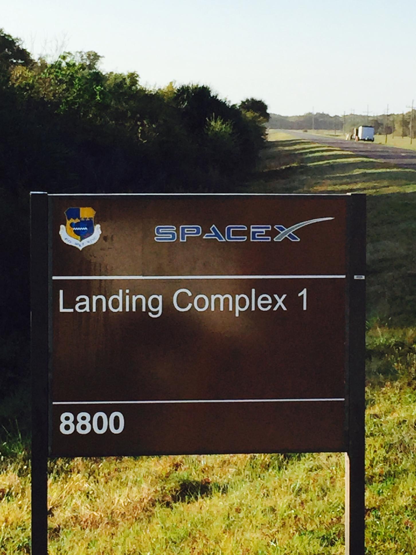 New_Landing_Complex_1_sign_at_old_Launch_Complex_13_%2816619020720%29.jpg