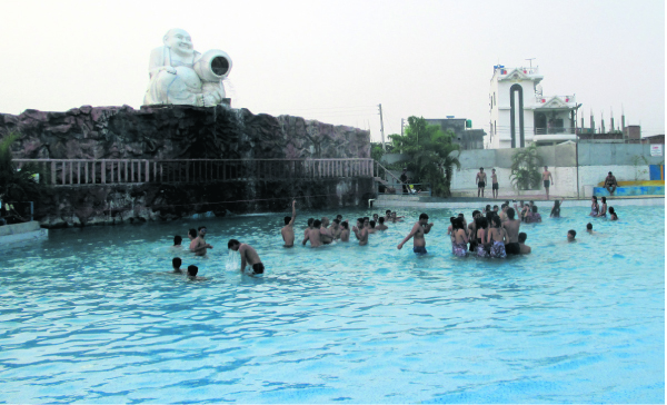 File:Ocean park itahari.jpg