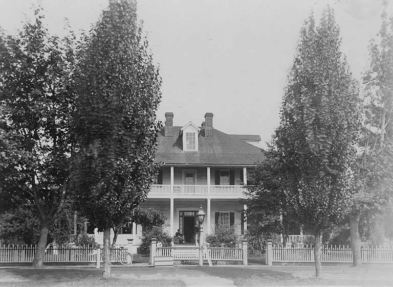 File:Officer's Clubhouse at Vancouver Barracks, Washington, 1888 (WASTATE 282).jpeg