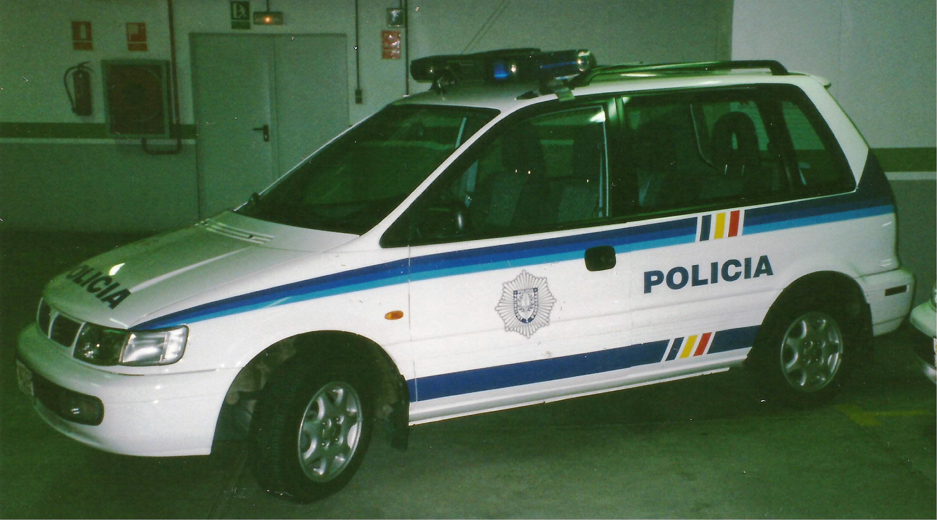 File:Police car of Andorra 01.jpg - Wikimedia Commons