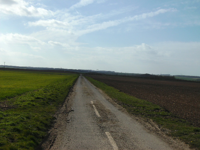 File:Road to nowhere^ - geograph.org.uk - 373249.jpg