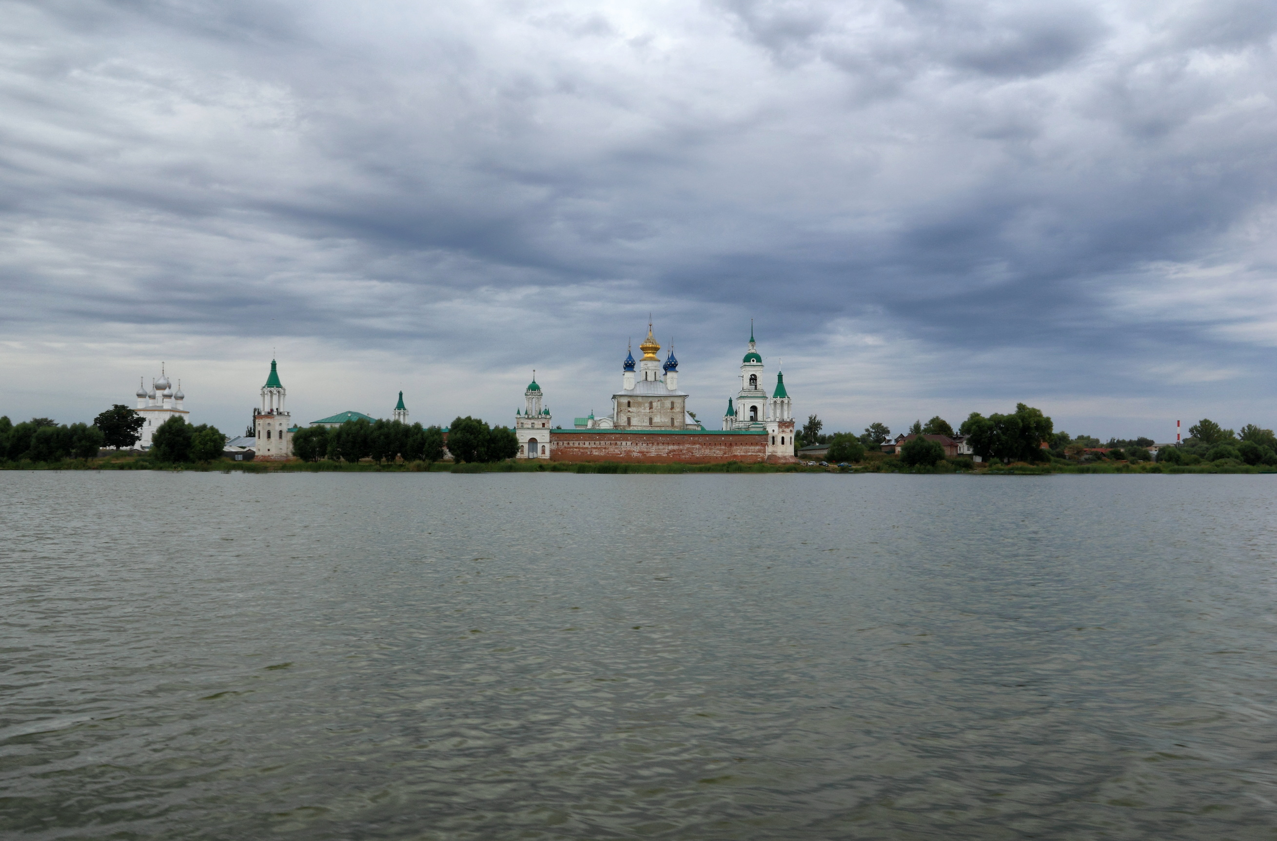 Озеро Неро Ростов женский монастырь