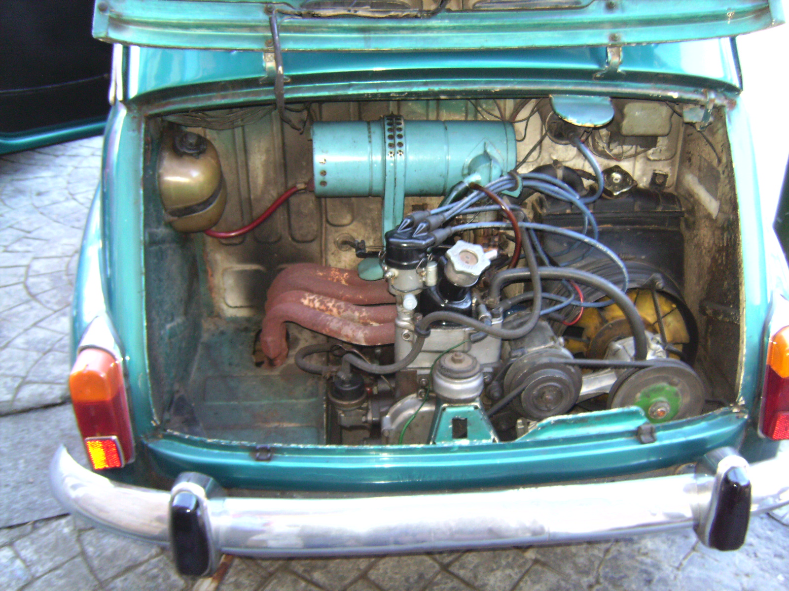 File:SEAT600-Tuning.jpg - Wikimedia Commons