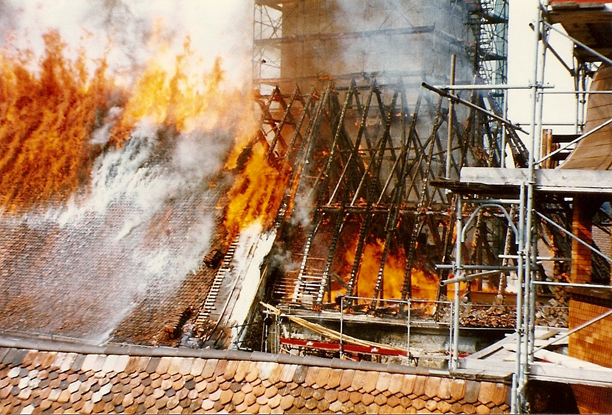 File:Stadtkirche Bremgarten, Aargau, Switzerland - fire - 19840326-01.jpg