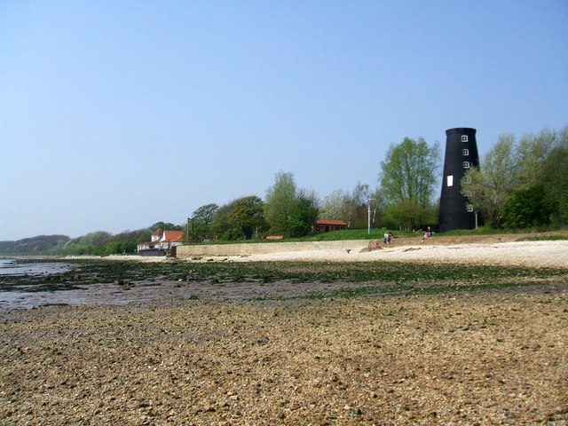 File:The Foreshore, Humber Bridge Country Park - geograph.org.uk - 1259511.jpg