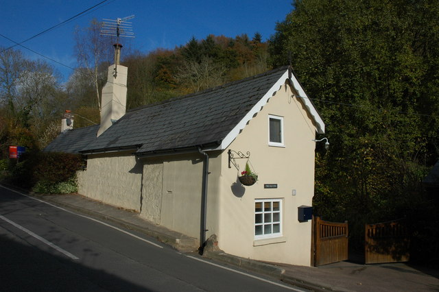 File:The Old Inn, Upper Redbrook - geograph.org.uk - 607596.jpg