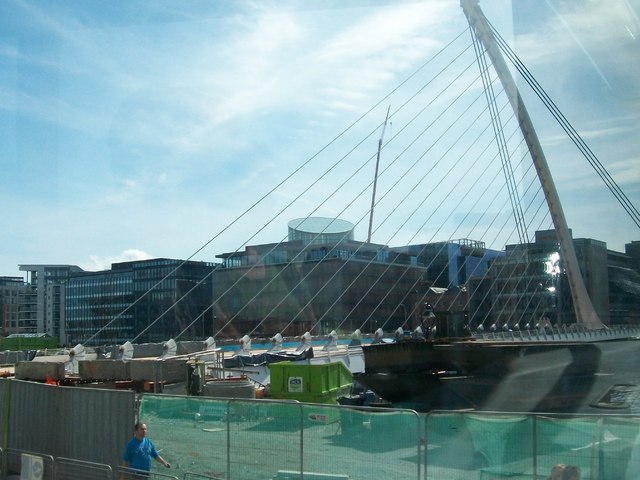 File:The northern end of the Samuel Beckett bridge - geograph.org.uk - 1571006.jpg