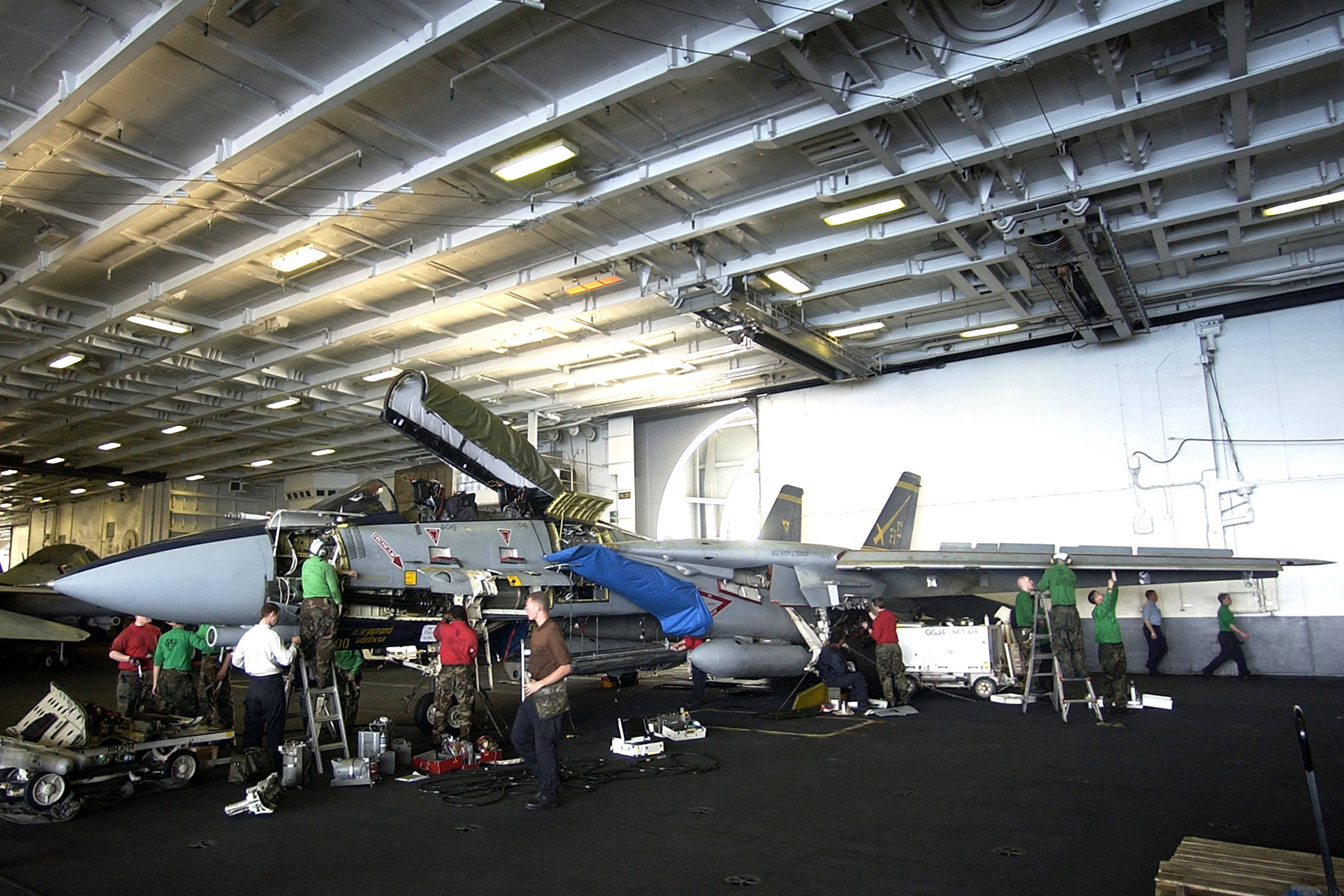 File Us Navy N 4308o 006 Sailors Assigned To The Swordsman Of Fighter Squadron Thirty