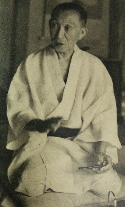 https://upload.wikimedia.org/wikipedia/commons/d/d6/Uno_Yozaburo.JPG