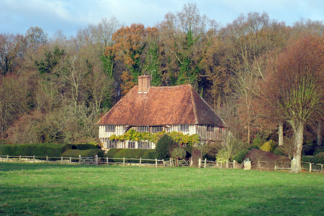 File:Wealden Hall House, The Paper Mill, Hinkden Lane, Benenden,Kent - geograph.org.uk - 1052257.jpg