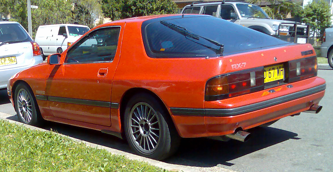 1989-1991 Mazda RX-7 (FC) Turbo coupe 01.jpg