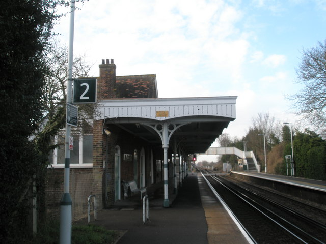 File:A spookily quiet station - geograph.org.uk - 651394.jpg