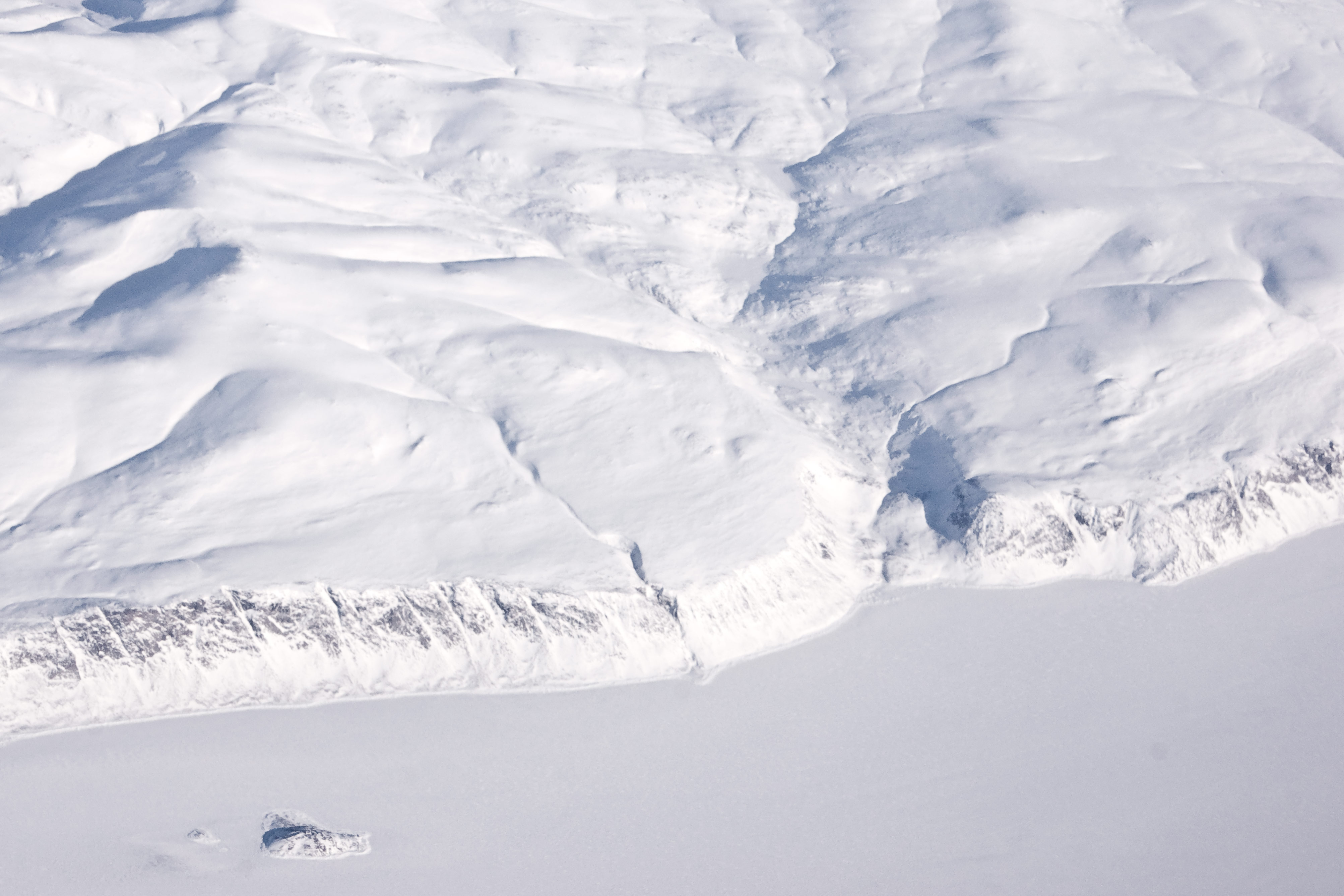 36000 футов. Baffin Island Expedition by will Christiansen.