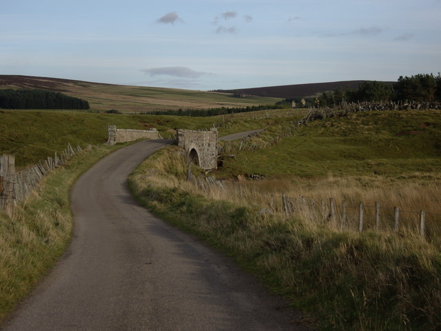 File:Bridge over the Milltown Burn - geograph.org.uk - 1016911.jpg