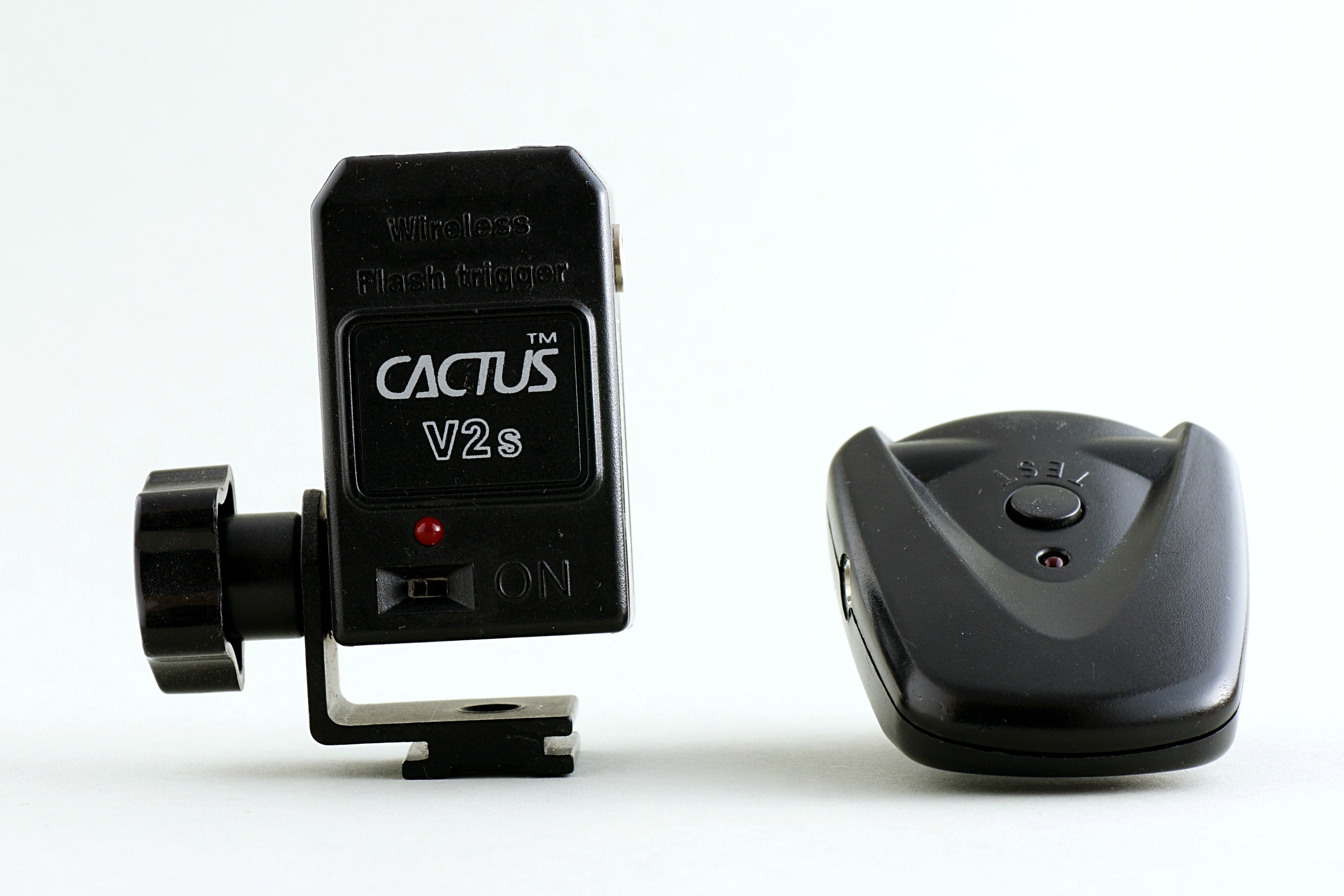 File:Cactus V2s Wireless Flash Trigger.jpg - Wikimedia Commons.