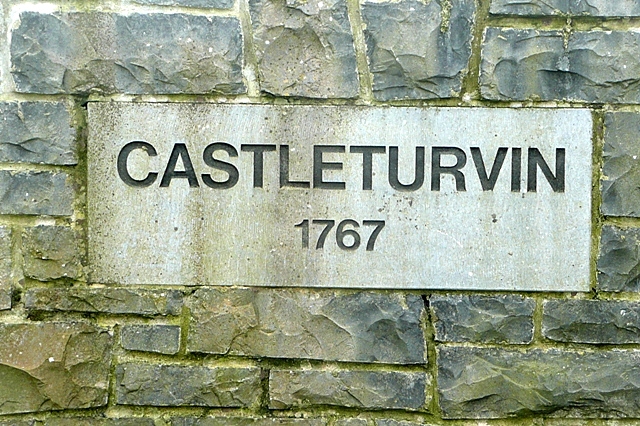 File:Castleturvin - geograph.org.uk - 1262765.jpg