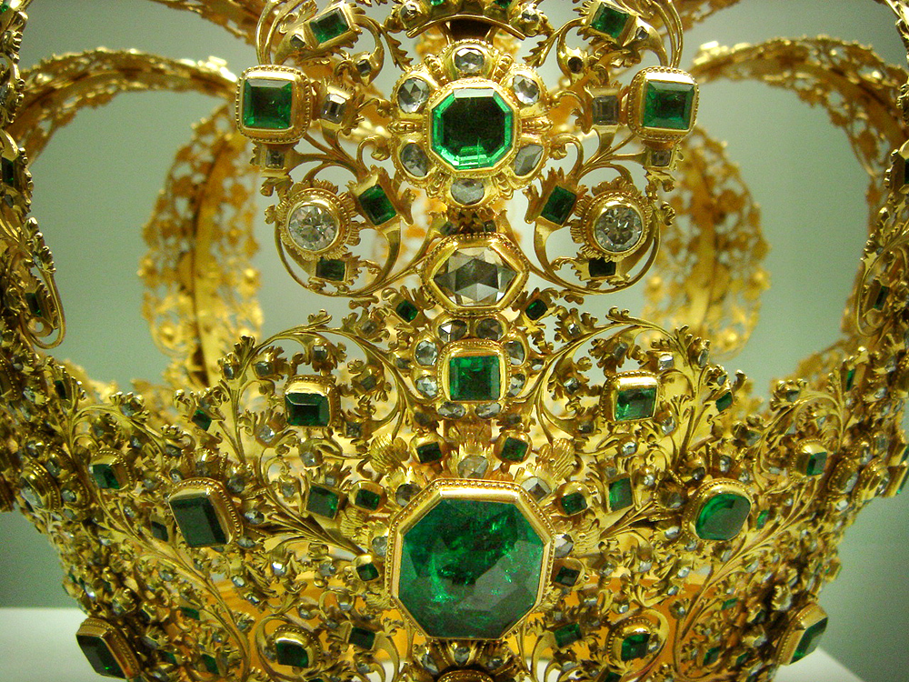 Корона с изумрудами королевы Анны Болейн. Изумрудная корона. Исторические ювелирные изделия. Изумрудная корона жизни 95