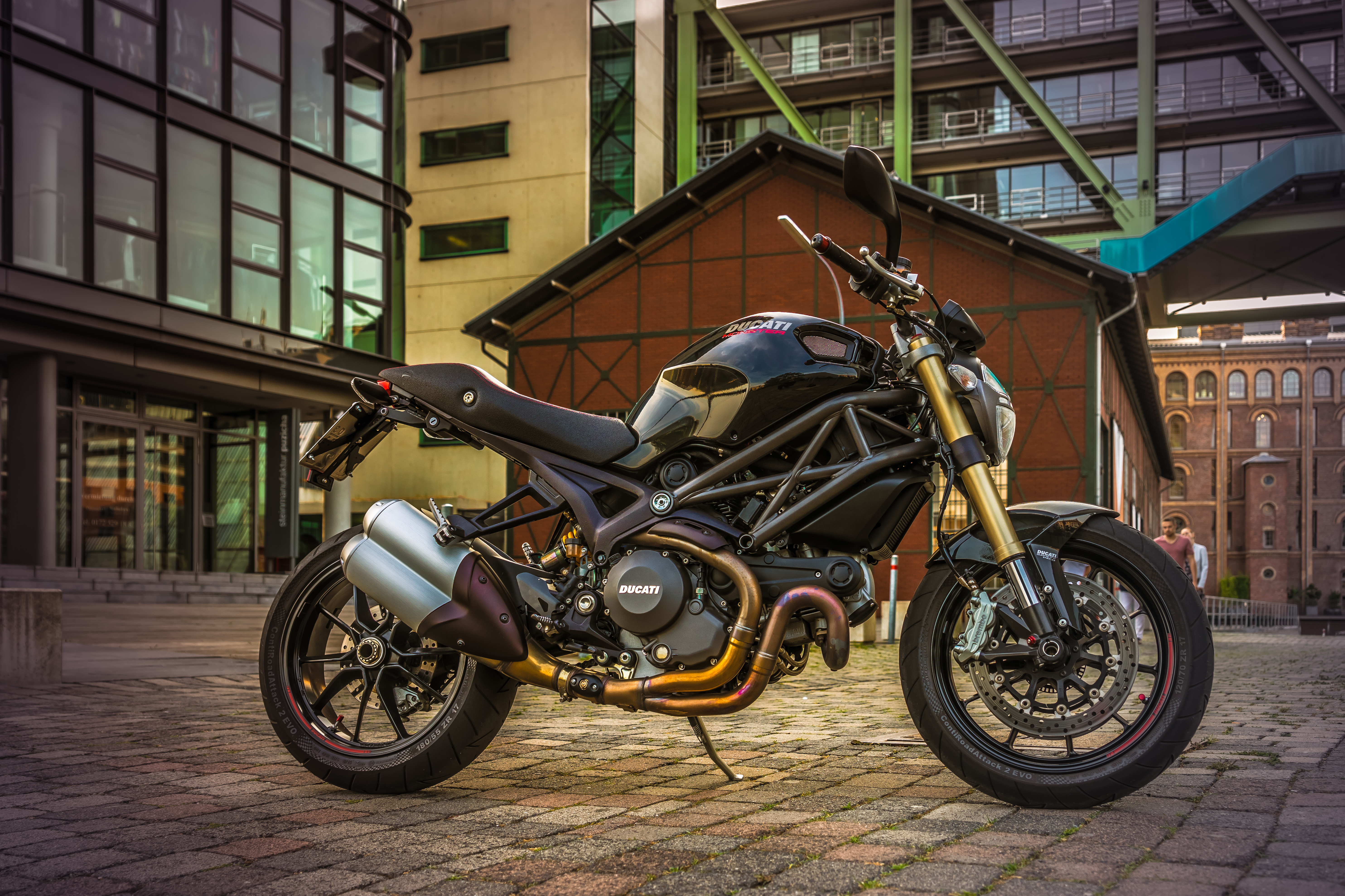 Ducati Monster 1100 Evo – Wikipedia