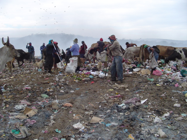 File:Dumpinnicaragua.JPG