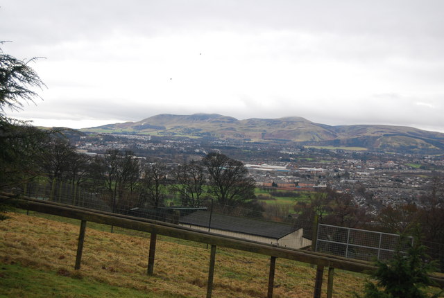 File:Edinburgh Zoo - view to the Pentland Hills - geograph.org.uk - 2377136.jpg