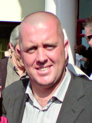 <span class="mw-page-title-main">Julian Dicks</span> English footballer and manager