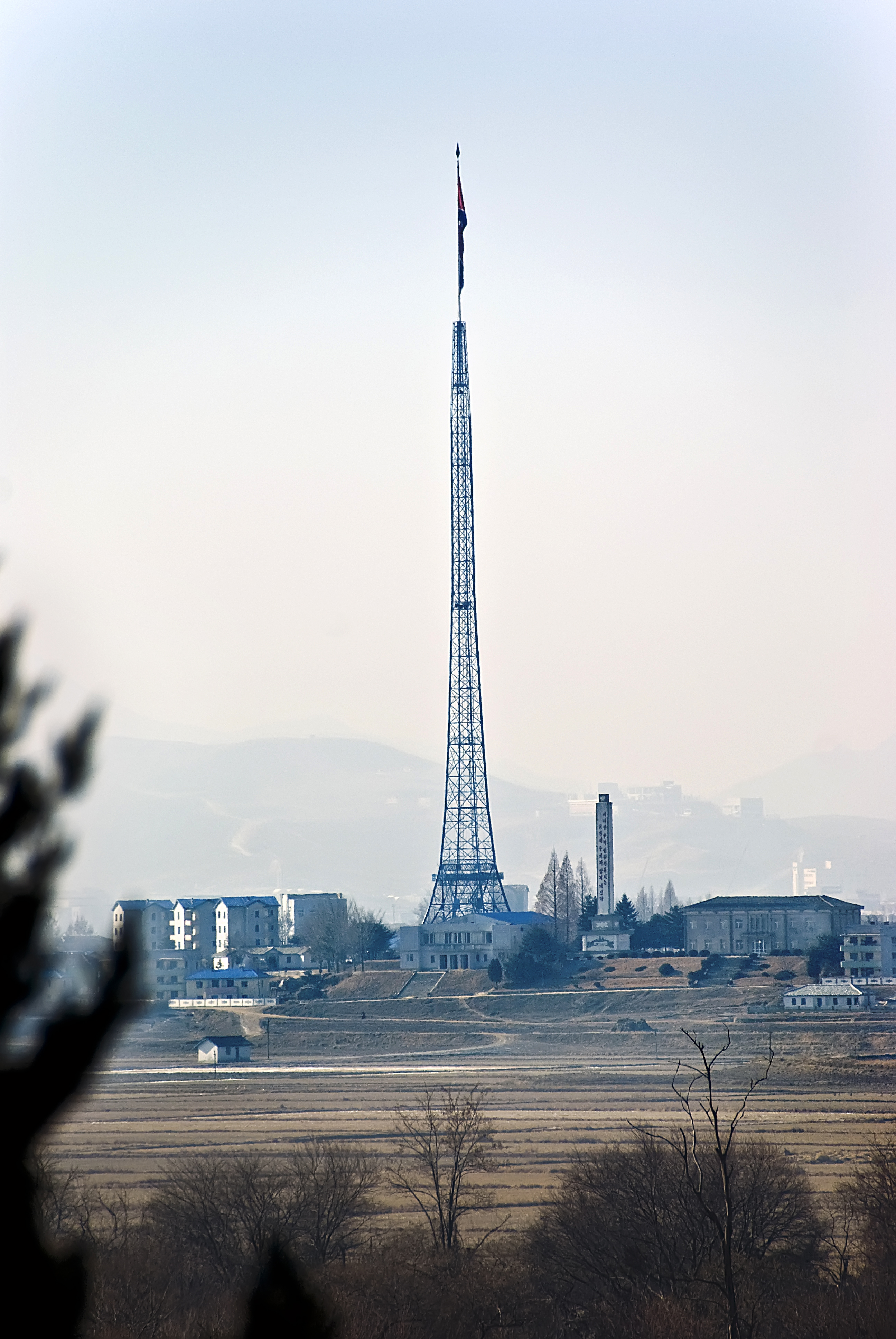 Kijong_dong_flagpole.jpg