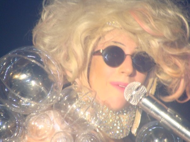 File:Lady GaGa performs "Brown Eyes".jpg